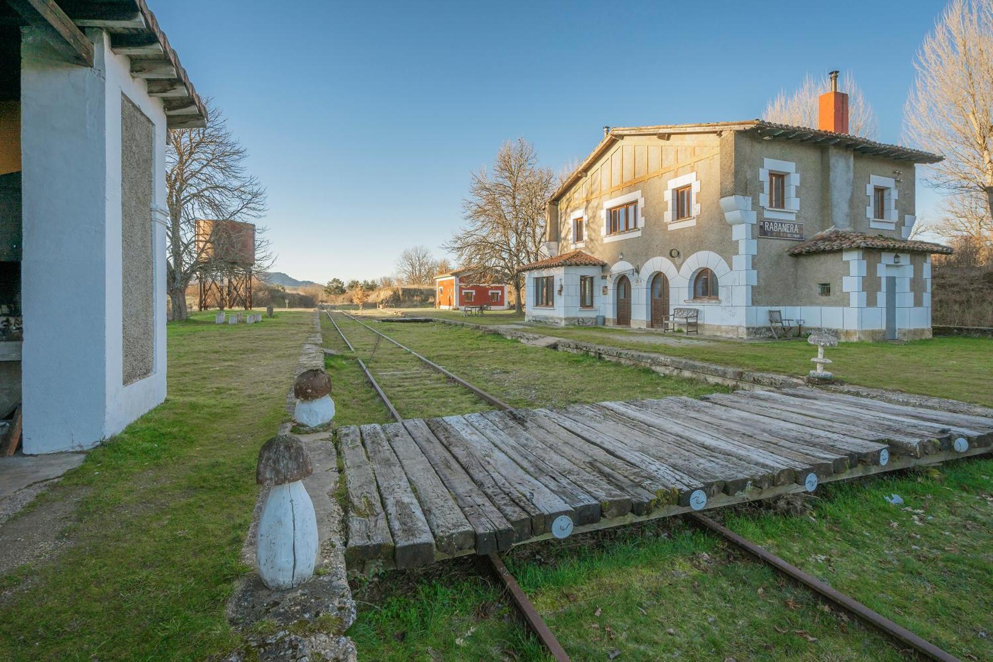 Gasthaus La Estacion De Rabanera Rabanera del Pinar Exterior foto
